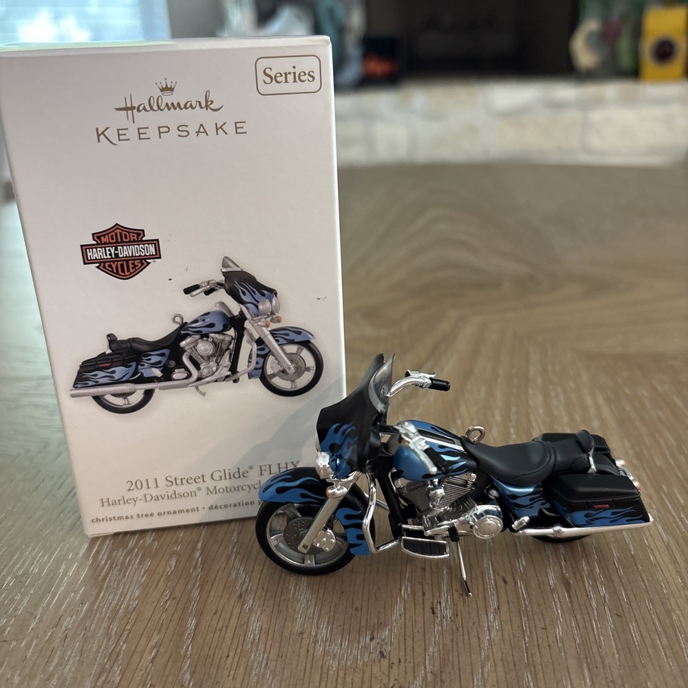 Hallmark 2011 Street Glide FLHX Harley Davidson #14 In The Series